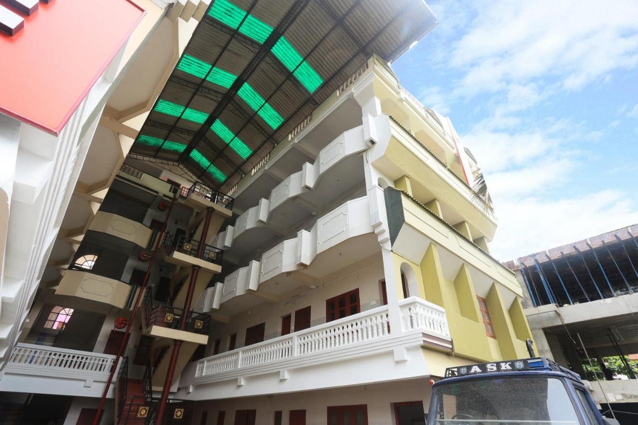 Oyo Flagship Kaveri Tourist Home Guruvayur Exterior photo